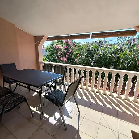 Kolarek Apartman Vir